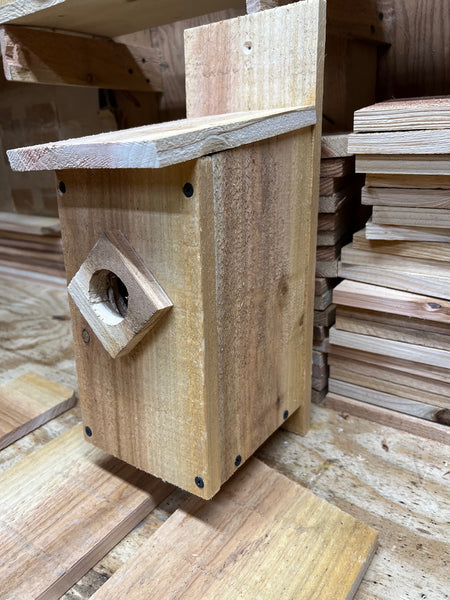 20124 Cedar Wood Birdhouse Kit ASSEMBLY REQUIRED