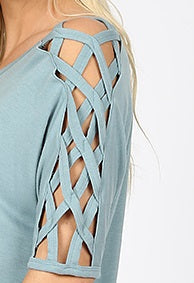 4546 1/4S Criss Cross Shoulder HiLo Hem TOP in BLUE GREY
