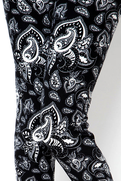 822 Black Paisley LEGGINGS